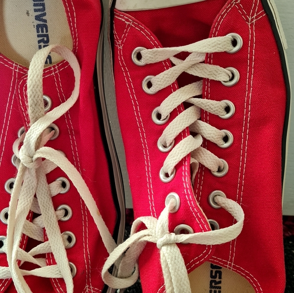 Converse red All Stars, slightly worn, men's size 10, women's 12 - Picture 4 of 6